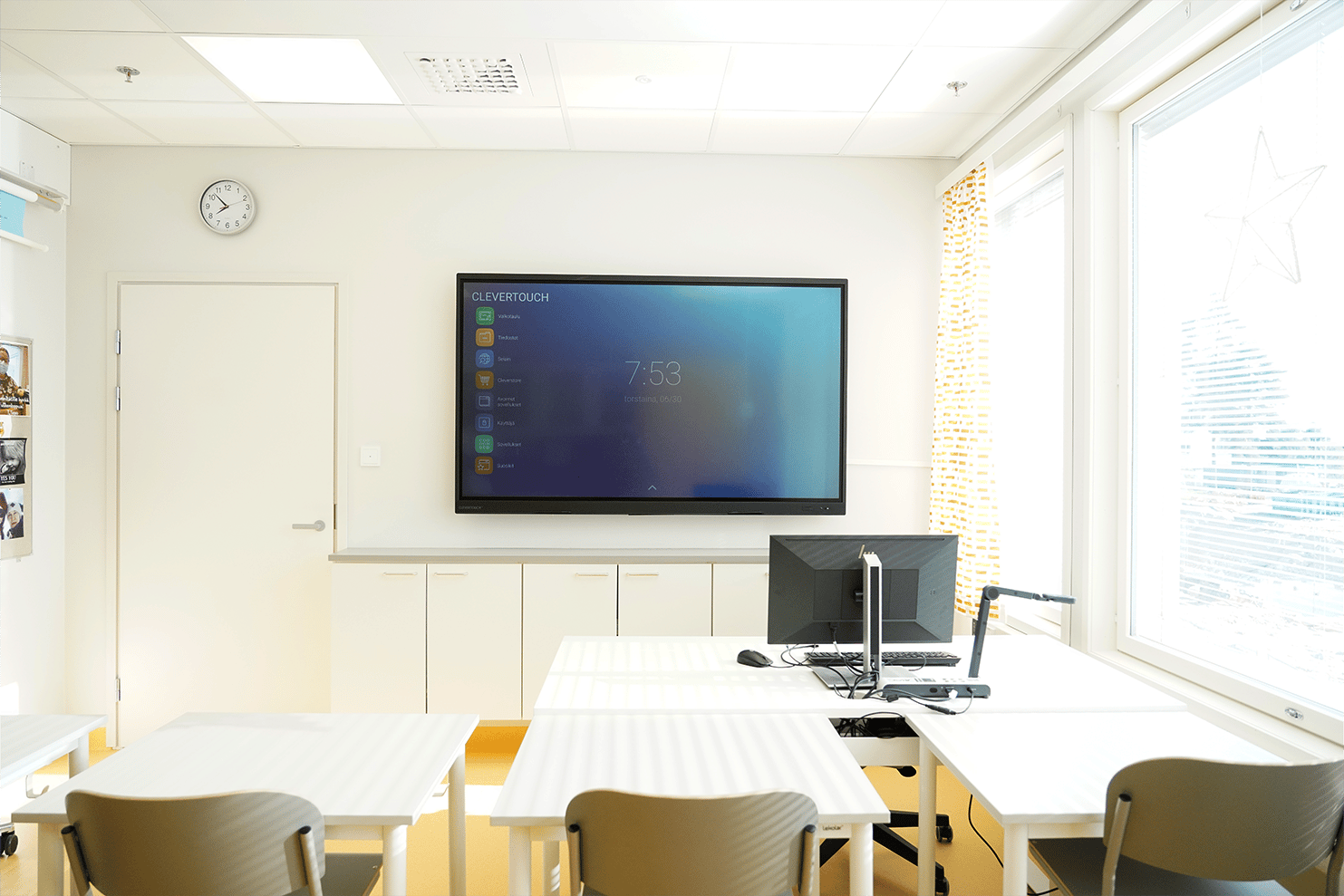 Clevertouch-kosketusnäyttö-koulukäytössä