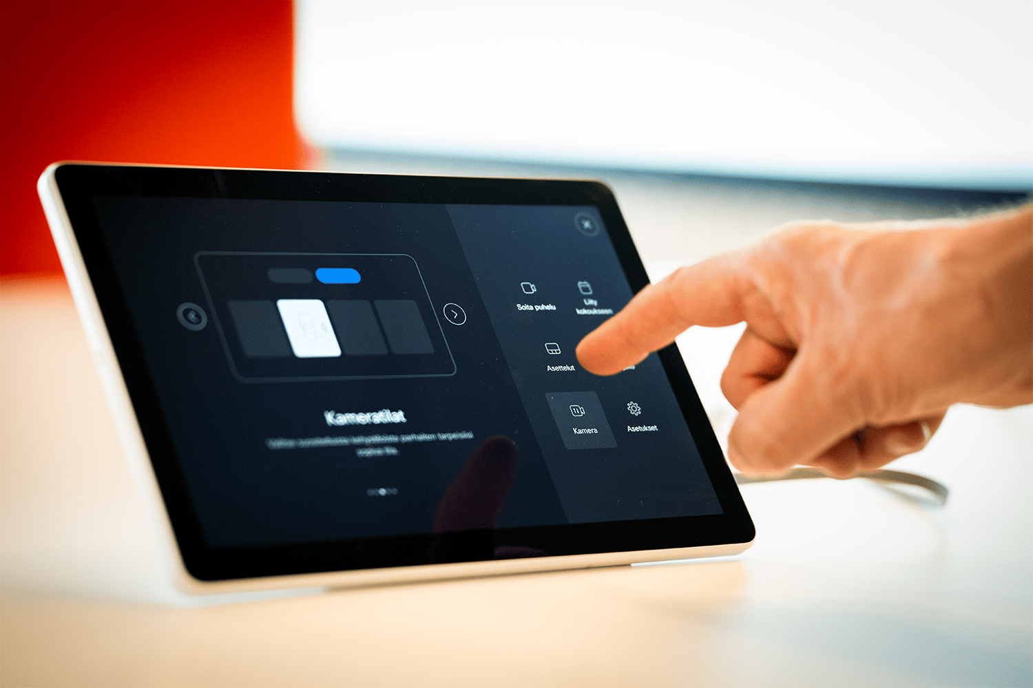 kosketuspaneeli-cisco-webex-laitteistoon
