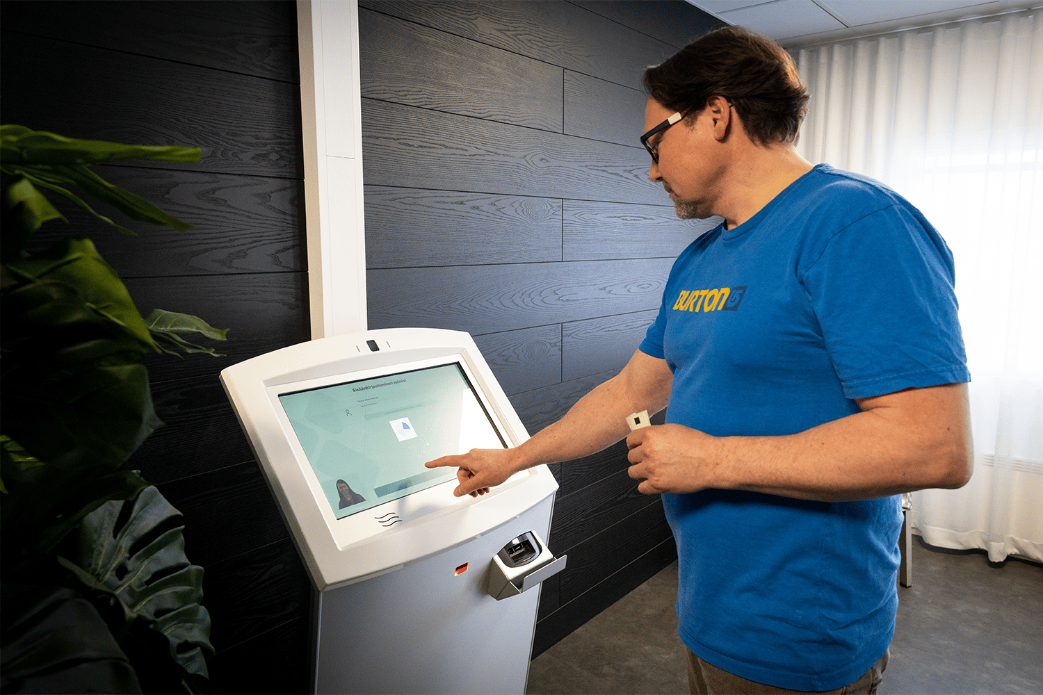 Vierailijahallintaratkaisu